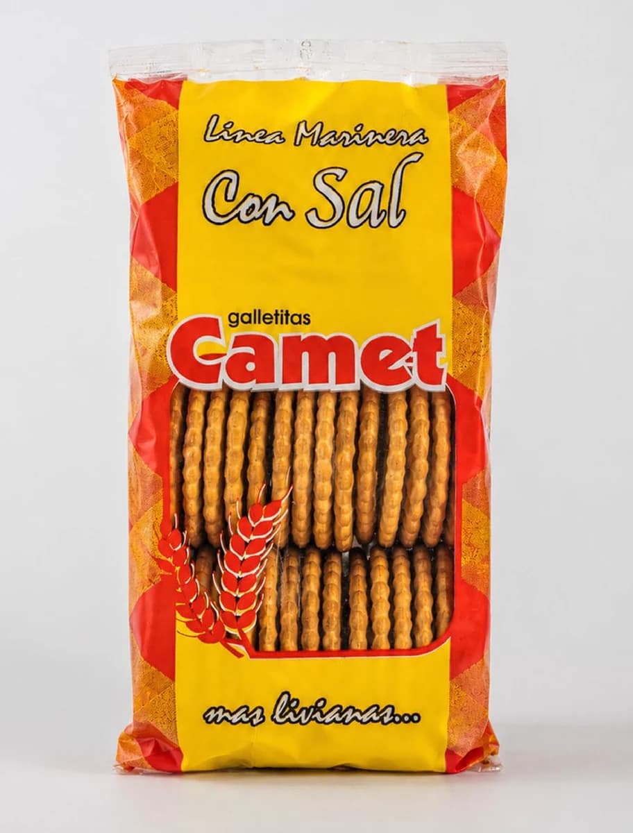 Con sal agregada. Envase del producto Camet.